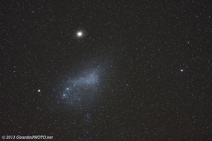 Petit Nuage de Magellan, avec l'amas globulaire NGC 104 dans la partie supérieur de la photo