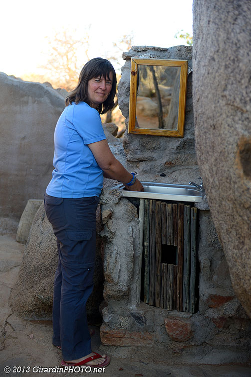 Petit lavabo avec eau courante