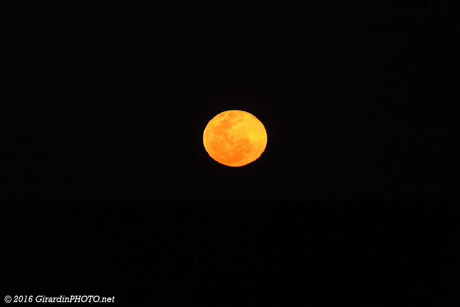Pleine lune à peine levé