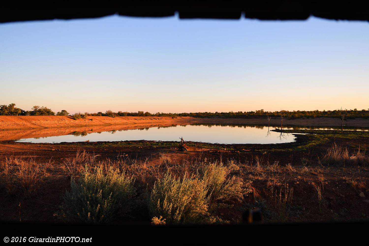 Vue depuis l'intérieur de Sable Dam Sleep-Over Hide