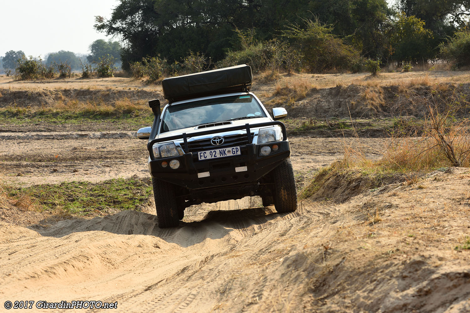 Retour à Mfuwe Bridge Gate