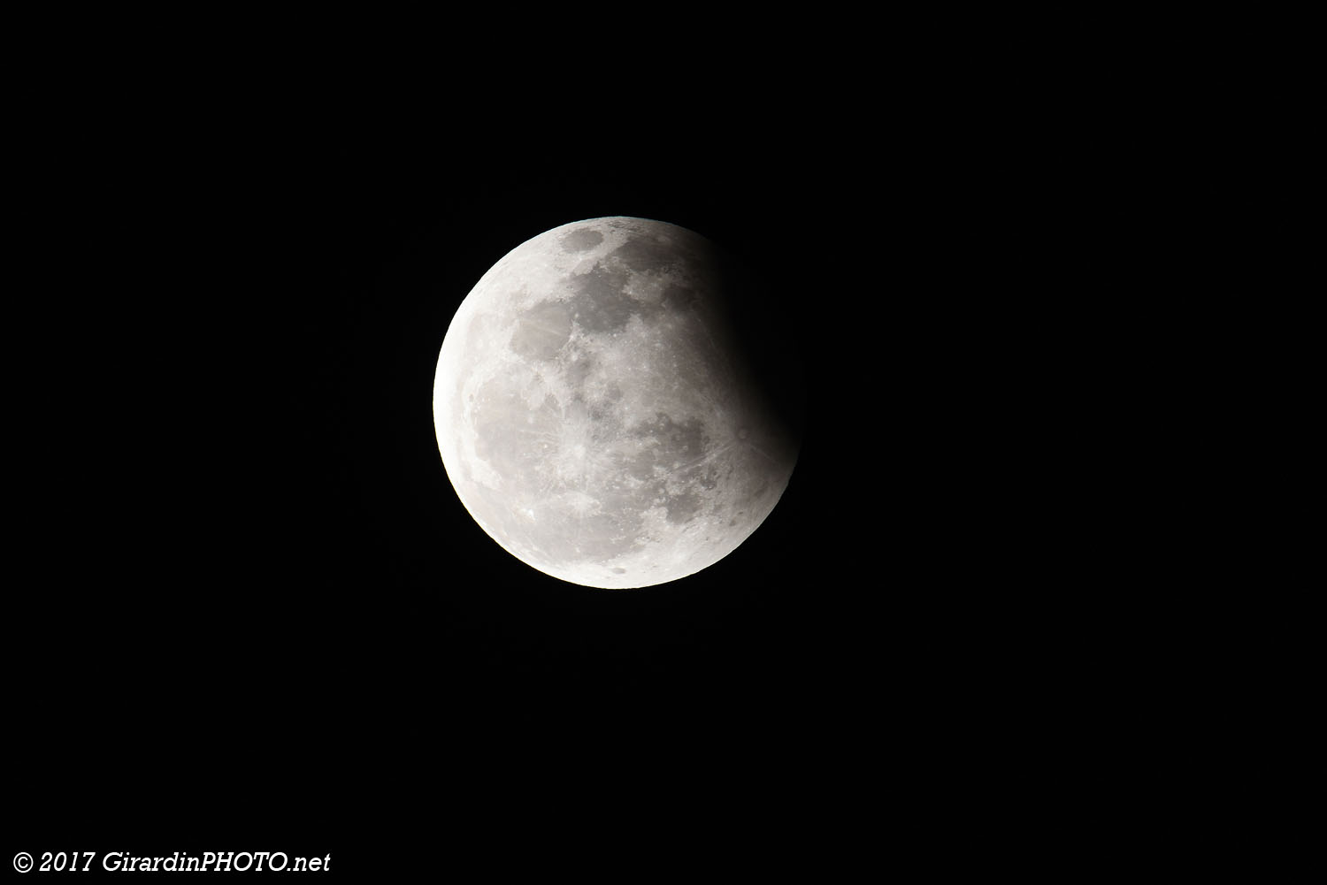 Eclipse partielle de lune visible depuis l'Europe, l'Afrique, l'Asie et l'Australie