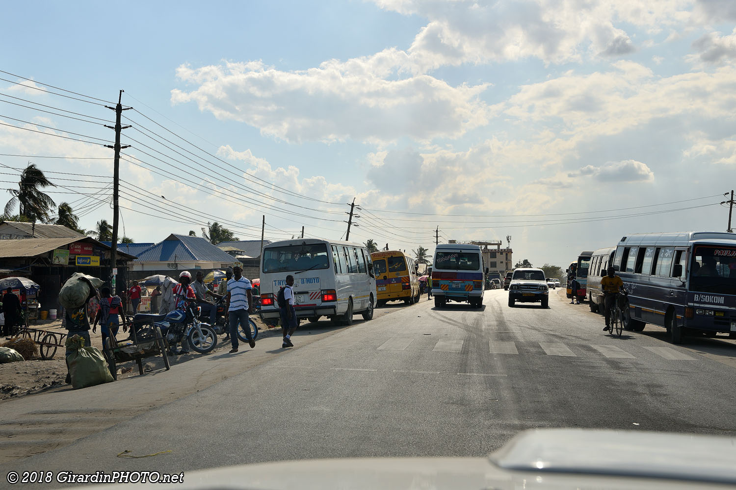 Circulation sur la route de Bagamoyo