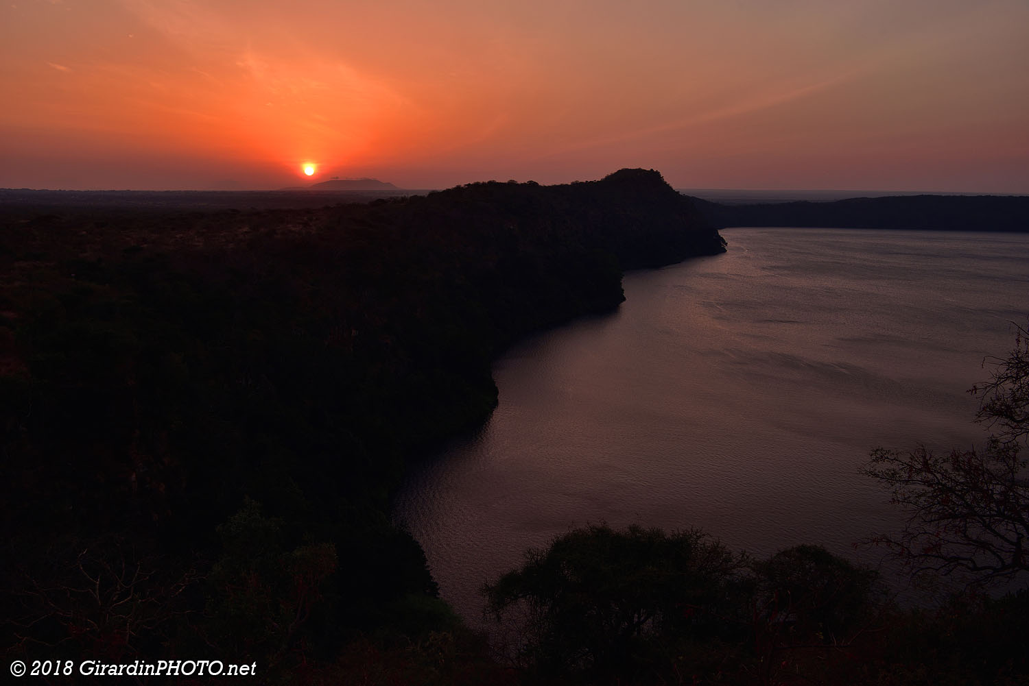 Lever de soleil sur le Lake Chala