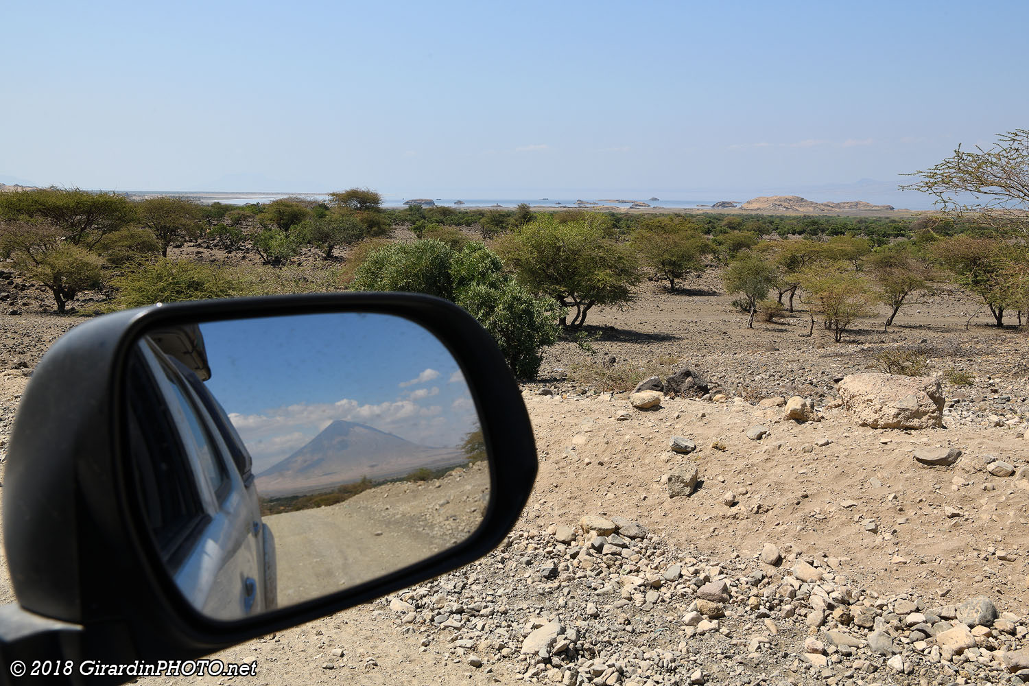Volcan Ol Doinyo Lengaï et le Lake Natron