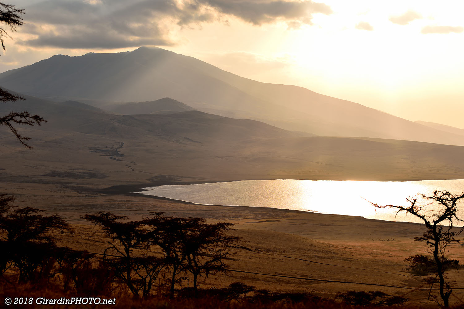 Coucher de soleil depuis le bord du Ngorongoro Crater