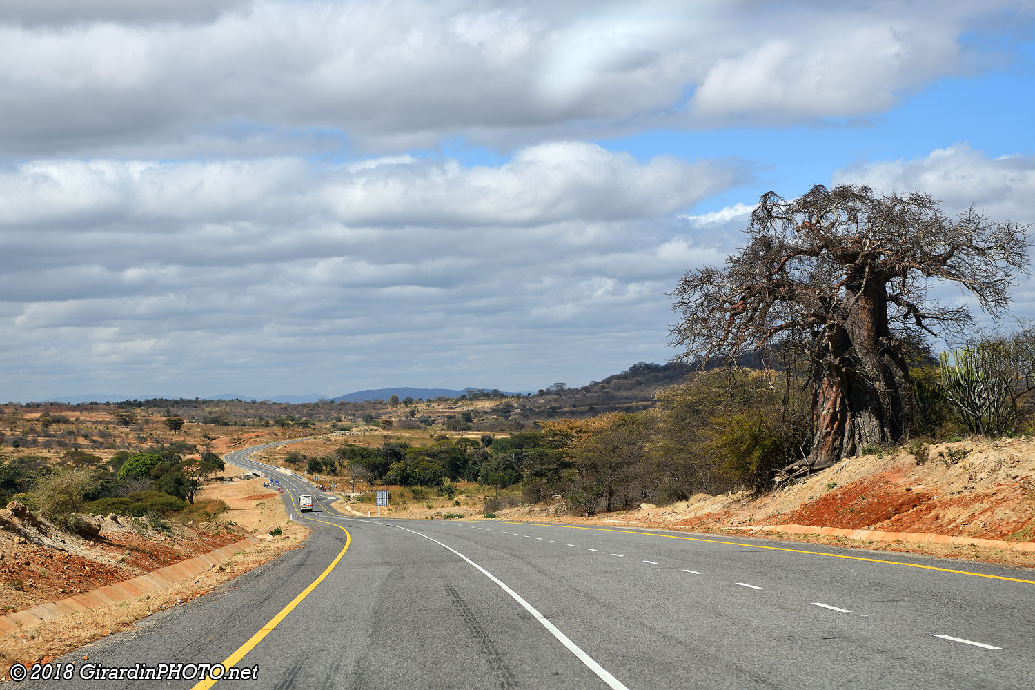 Route A104 (récemment goudronnée jusqu'à Dodoma)