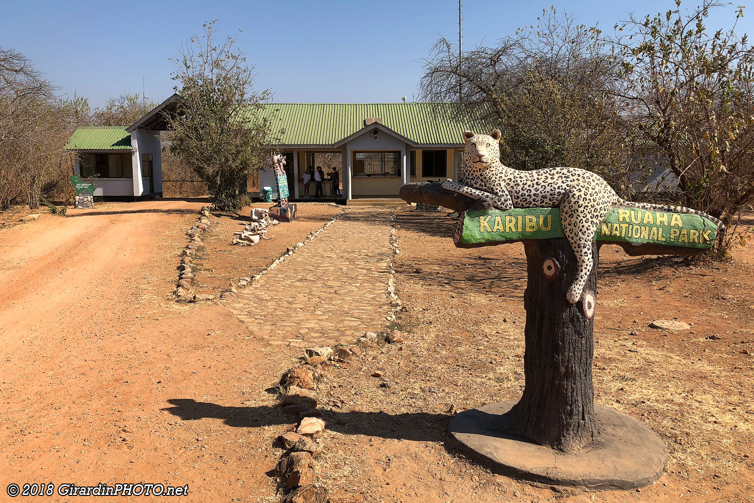 Parking et gate du Ruaha National Park