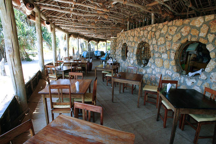Restaurant du lodge (source : www.emayanilodge.com)