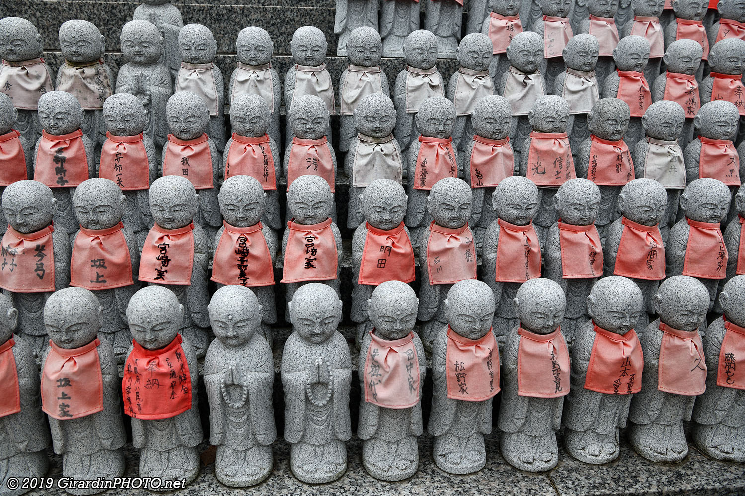 Les statuettes Jizô sont les gardiennes des défunts dont les tombes ont été oubliées