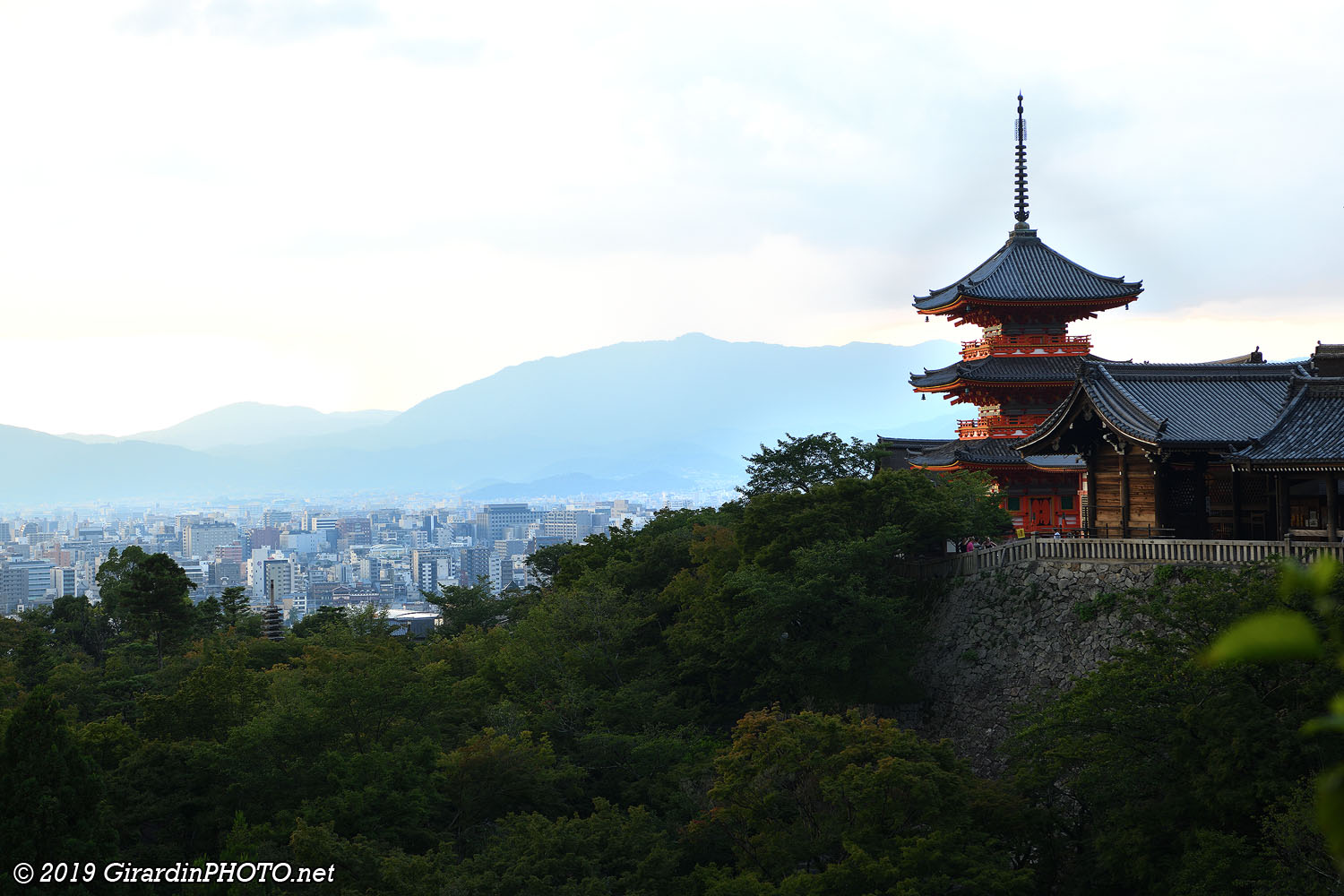 Point de vue sur Three-Storied Pagoda et Kyoto
