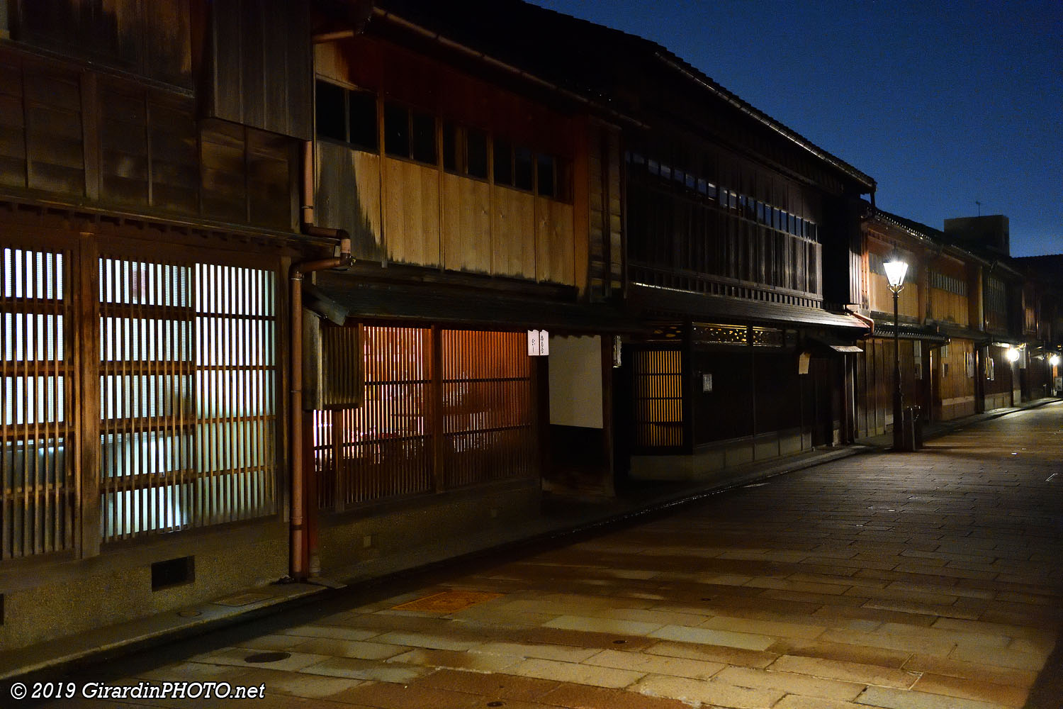 Higashi Chaya de nuit