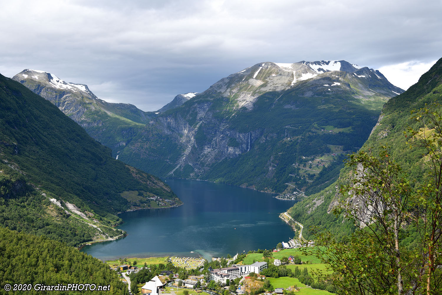 Flydalsjuvet Viewpoint : vue depuis le plateau inférieur