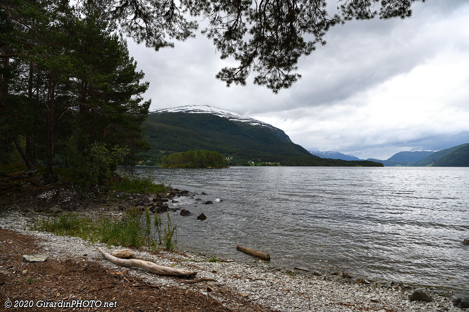Lac Hornindalsvatnet depuis la presqu'île