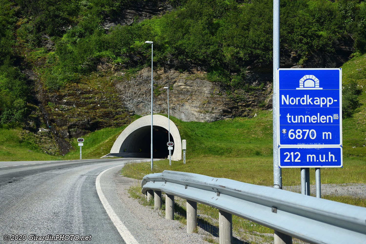 Arrivée à l'entrée du tunnel sous-marin Nordkapptunnelen