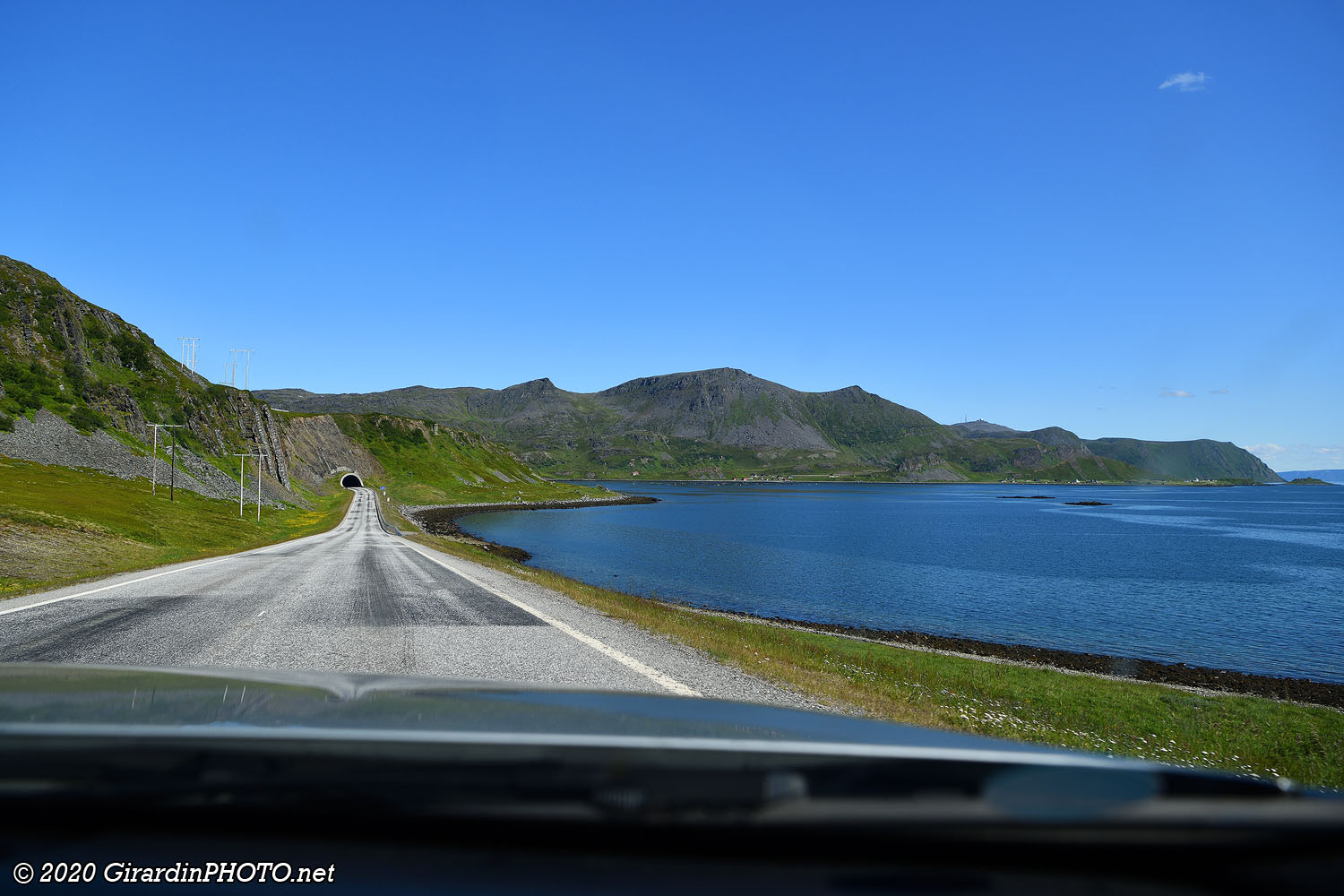 Route E69 en direction de Honningsvåg : tunnel Sarnestunnelen
