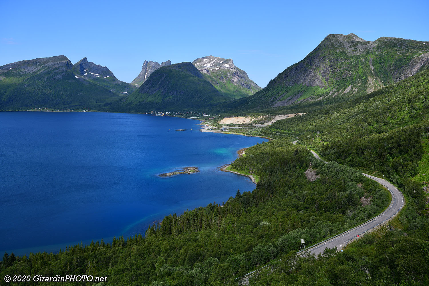 Norwegian Scenic Route le long du fjord Bergsfjorden