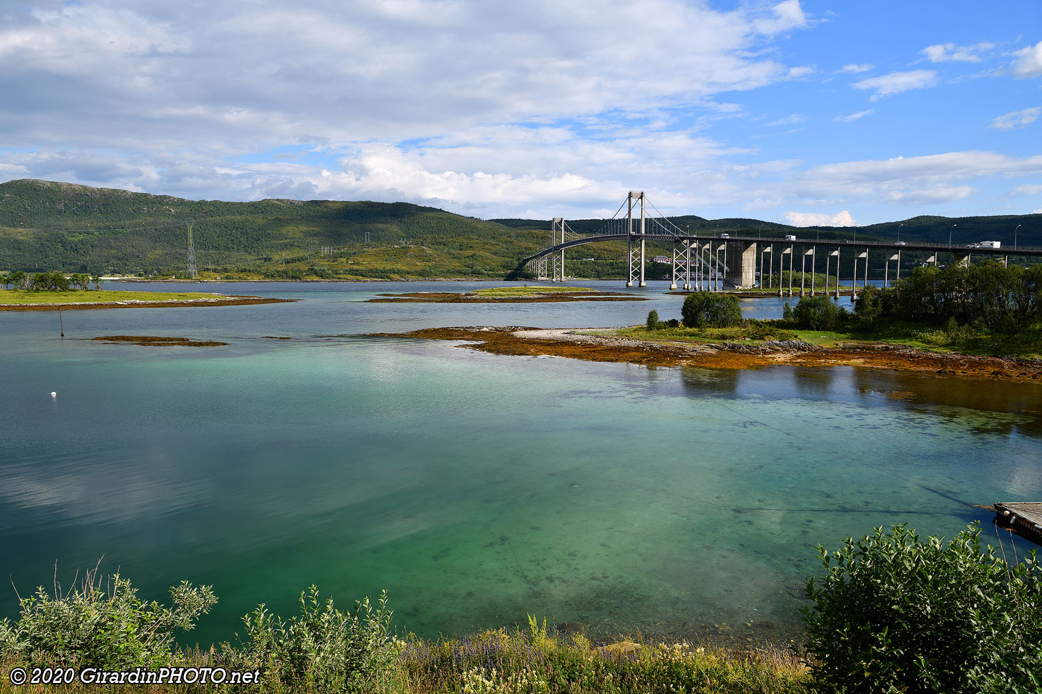 Pont Tjeldsundbrua depuis l'île de Hinnøya