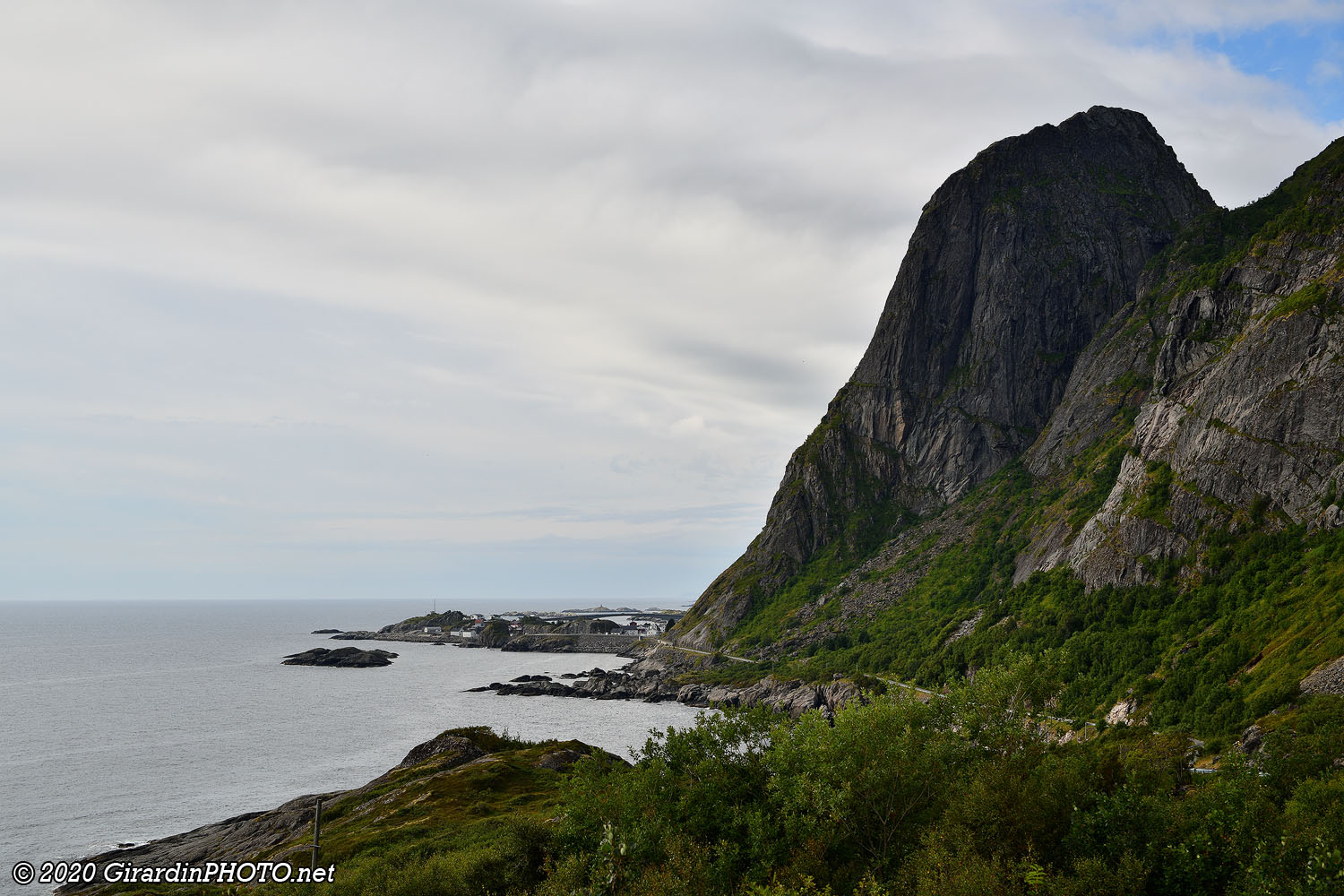 Vue sur Hamnøy depuis Akkarvikodden rasteplass
