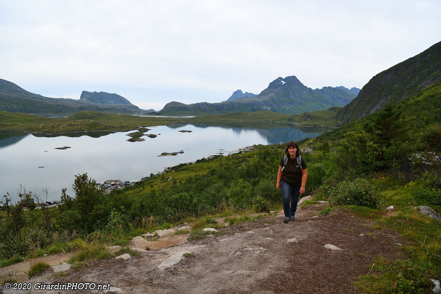 Sentier pour la Kvalvika Beach