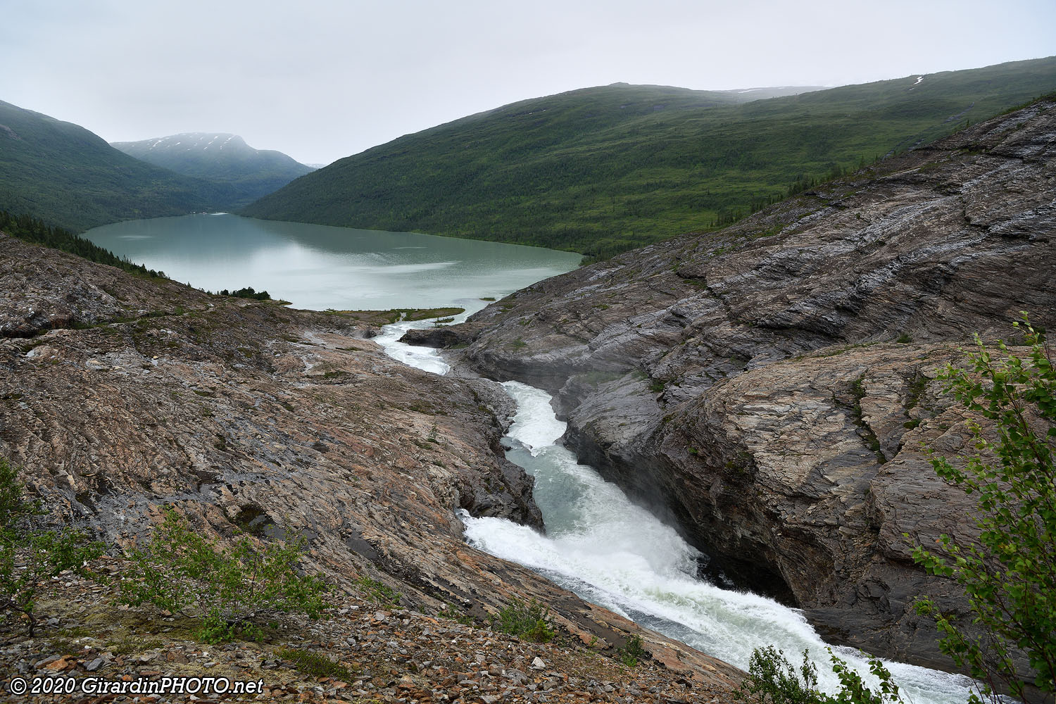 Vue sur le lac Svartisvatnet