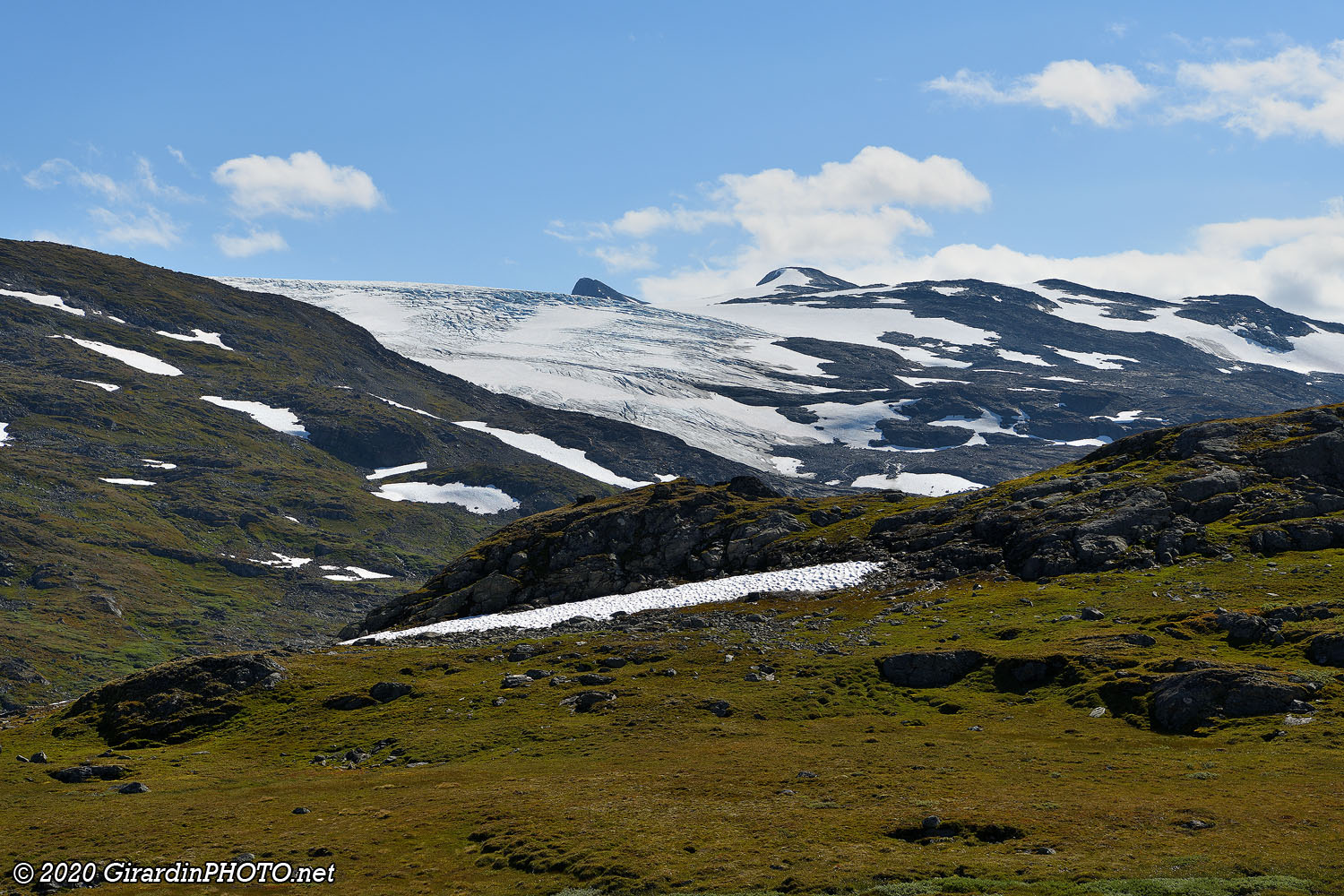 Le glacier Smørstabbrean est en vue